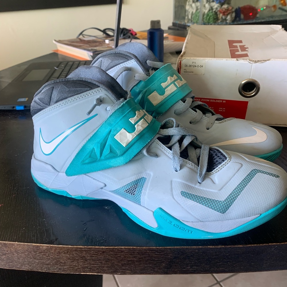Lebron’s Nike Zoom Soldier VI